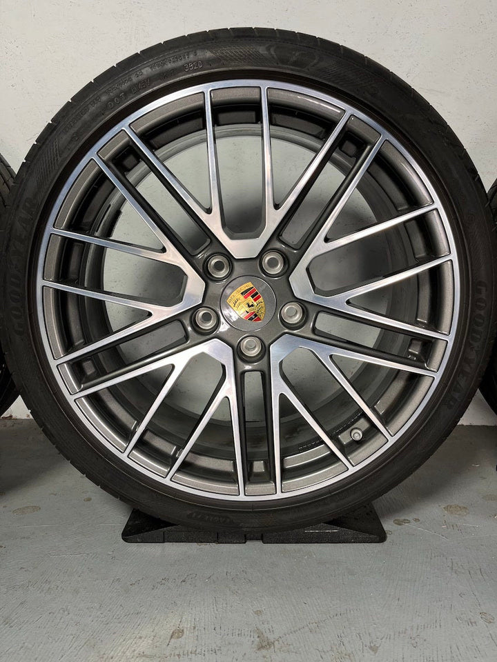 Porsche 992 TURBO 20 21 Zoll Sommerräder Goodyear TOPZUSTAND MwSt.