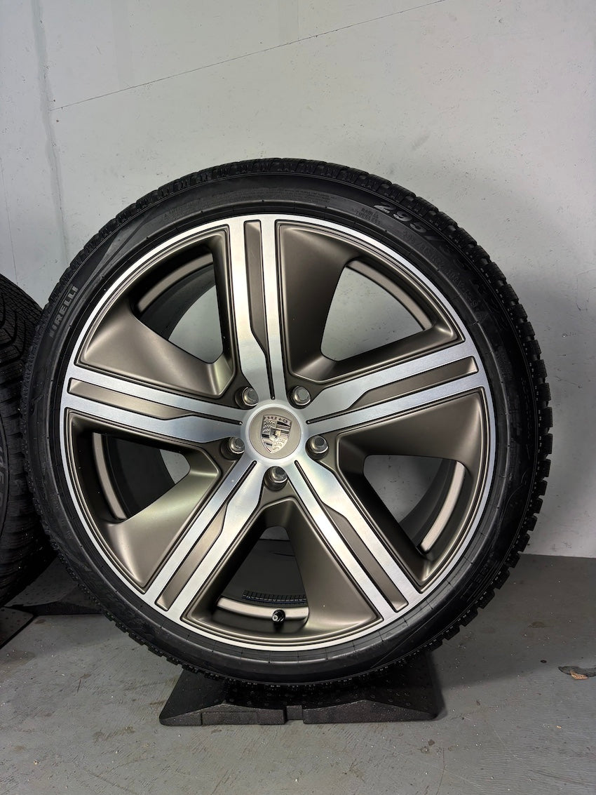 Porsche Macan Electric EV 22 Zoll Exclusive Design Winter Räder TURBONIT -20%