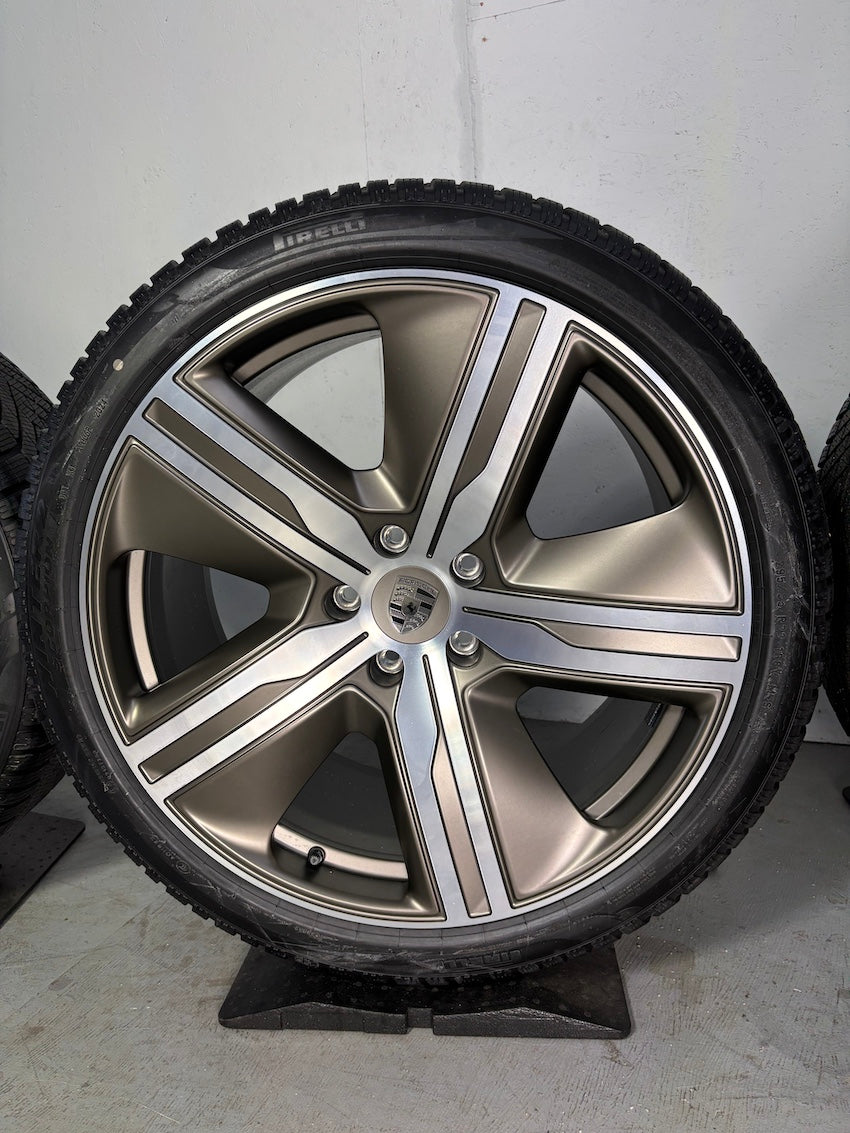 Porsche Macan Electric EV 22 Zoll Exclusive Design Winter Räder TURBONIT -20%