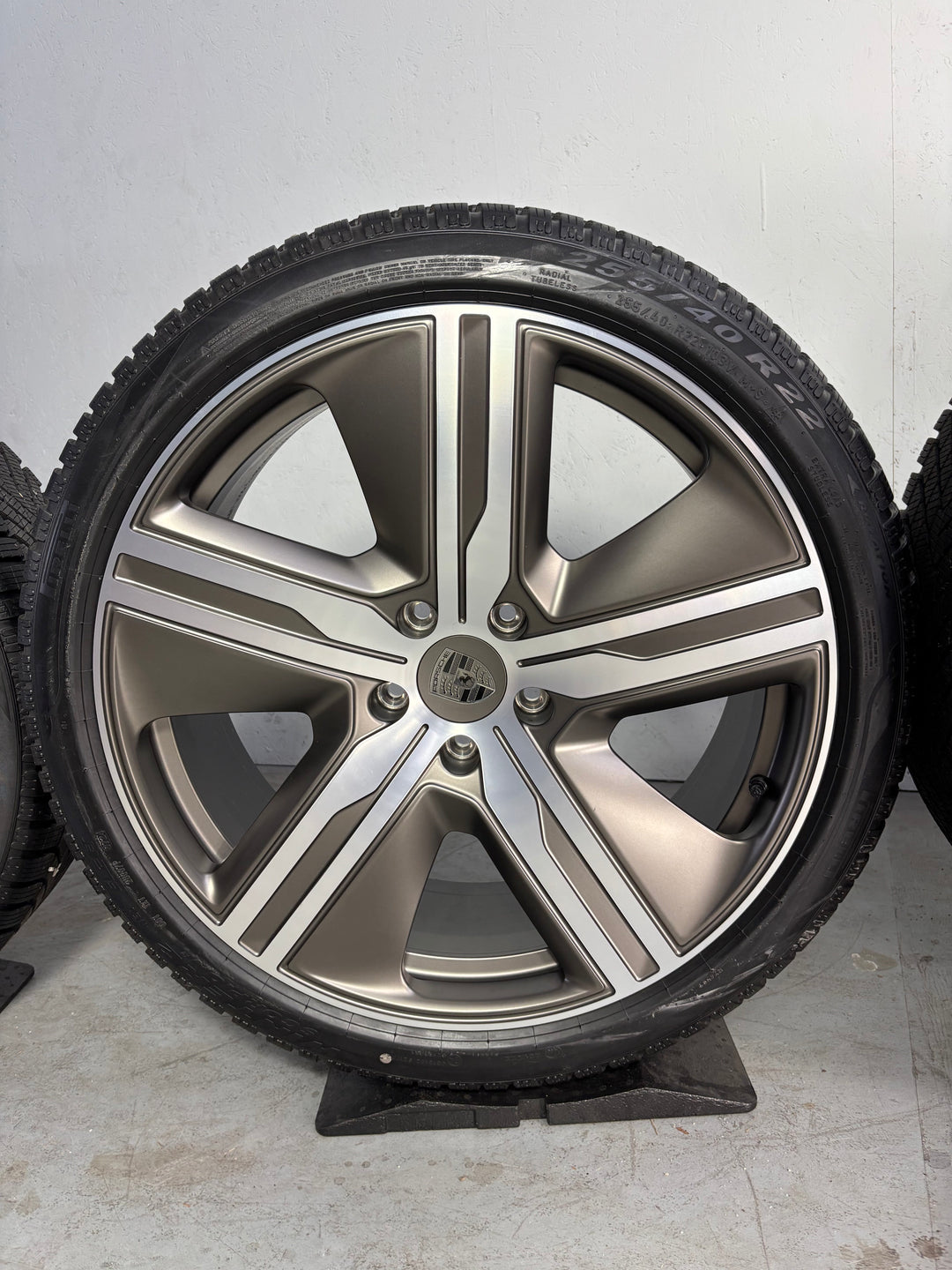 Porsche Macan Electric EV 22 Zoll Exclusive Design Winter Räder TURBONIT -20%