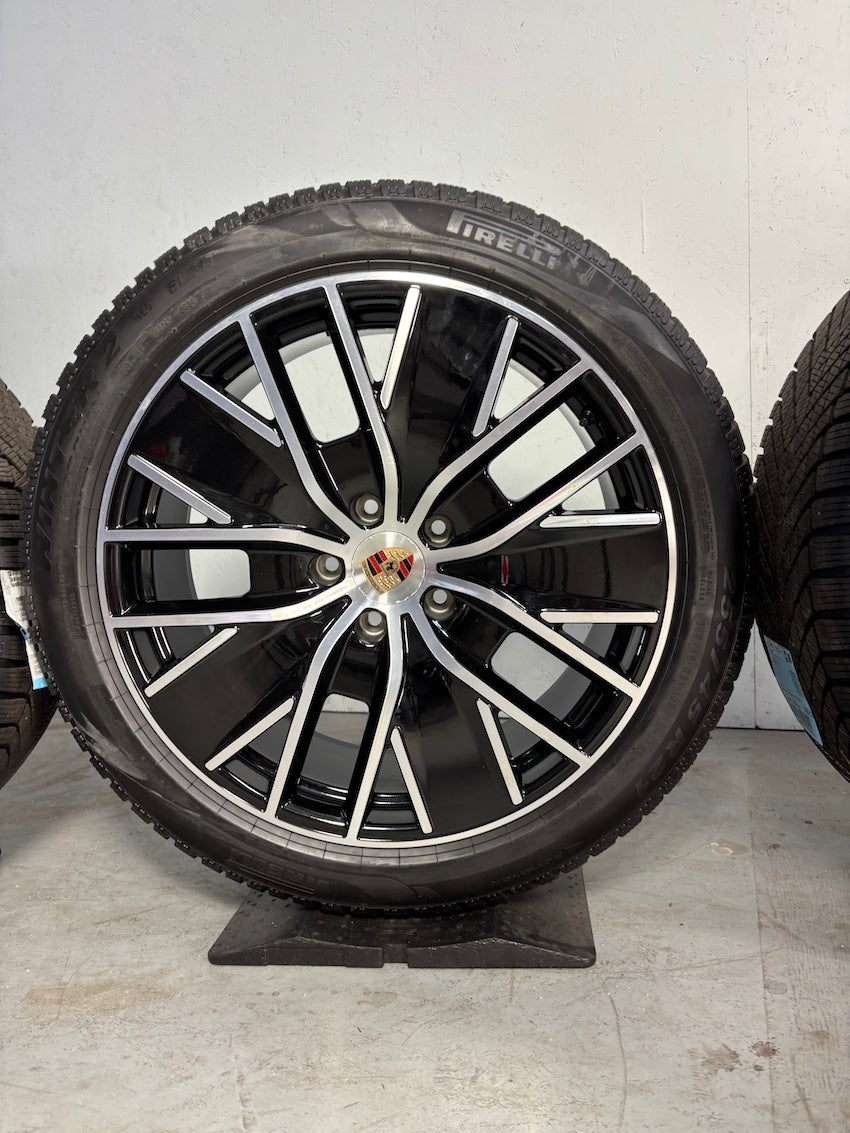 Porsche Macan IV Electric 21 Zoll Macan Design Winter Räder -20% Pirelli 1100Km