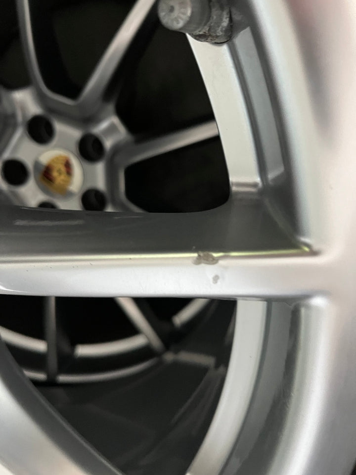 Porsche Macan I 20 Zoll Sport Design Winter Räder Michelin DOT 2022