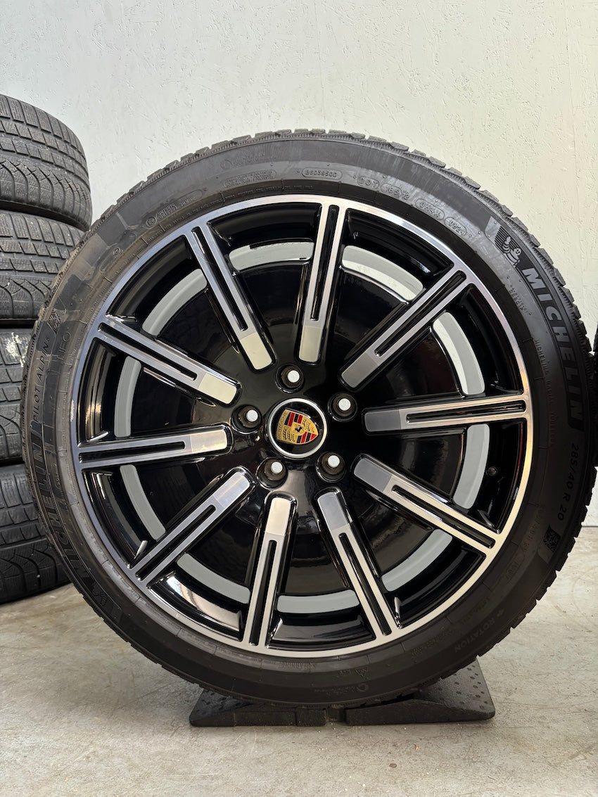 Porsche Taycan J1 20 Zoll Sport Aero Winter Räder Michelin 2024 TOP