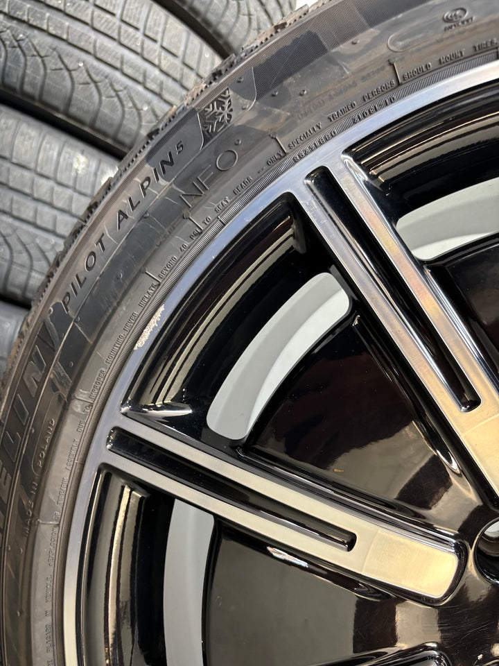 Porsche Taycan J1 20 Zoll Sport Aero Winter Räder Michelin 2024 TOP