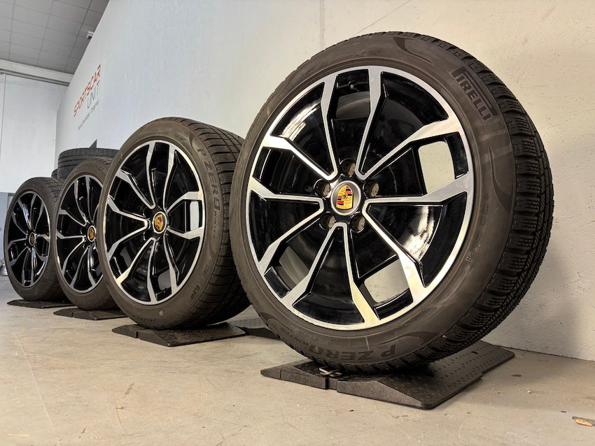 Porsche Taycan 20 Zoll Cross Aero Winterräder Pirelli 2022 6,5-7mm
