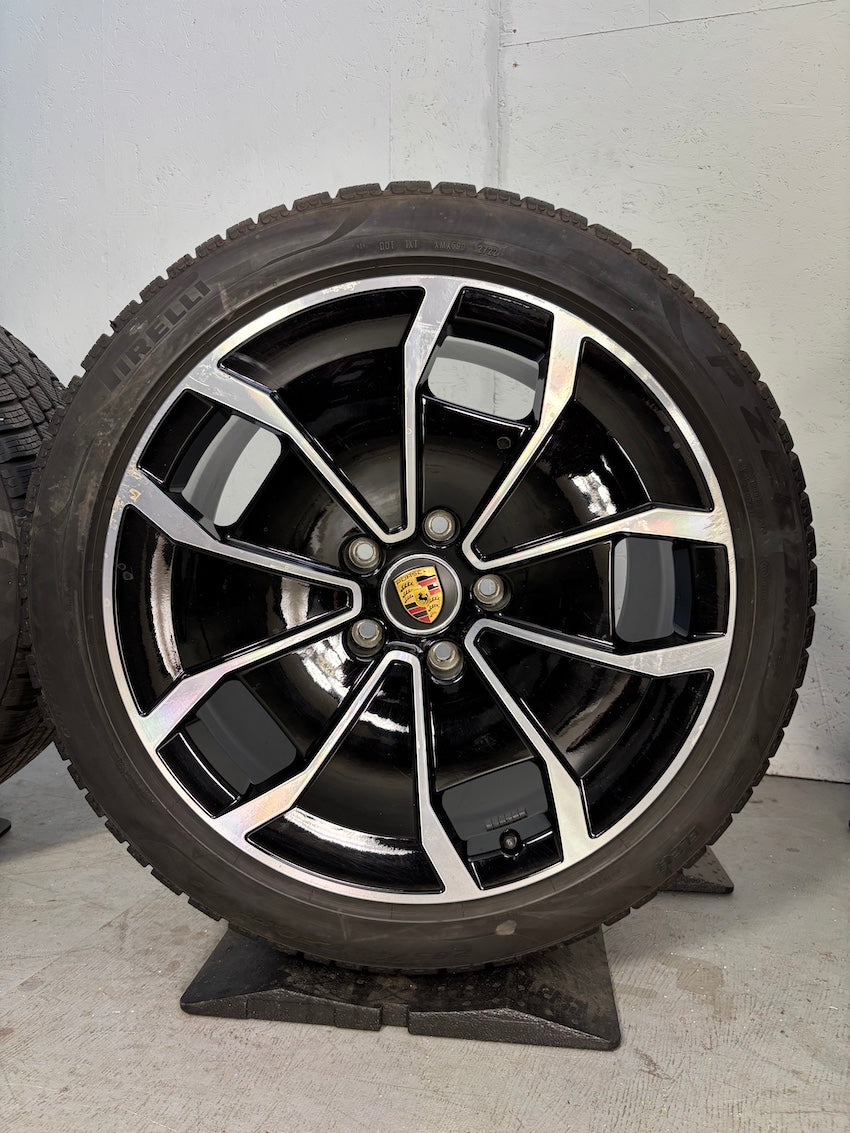Porsche Taycan 20 Zoll Cross Aero Winterräder Pirelli 2022 6,5-7mm
