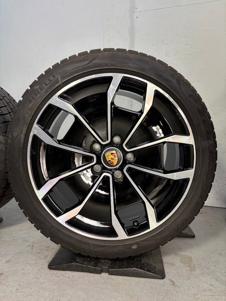 Porsche Taycan 20 Zoll Cross Aero Winterräder Pirelli 2022 6,5-7mm