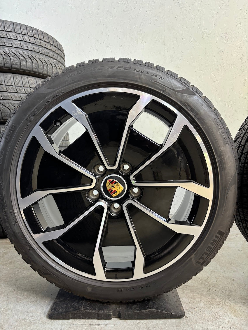 Porsche Taycan 20 Zoll Cross Aero Winterräder Pirelli 2022 6,5-7mm