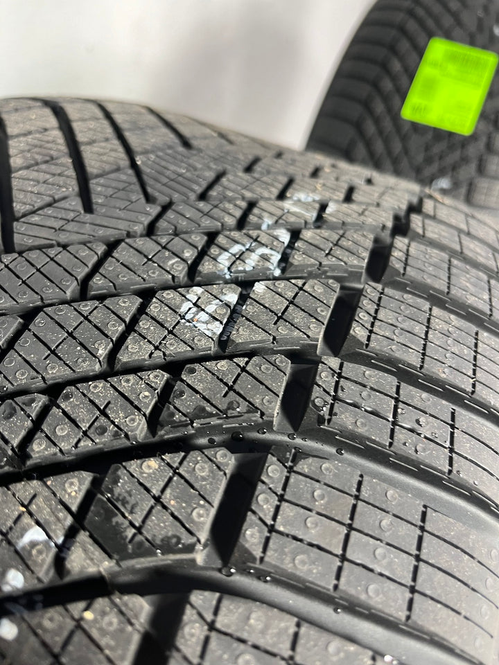 Porsche Cayenne COUPE E3 II 9Y0 21 Zoll RS Spyder Winter DOT2023/24