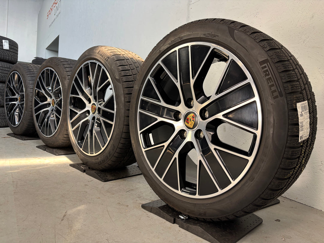 Porsche Taycan J1 20 Zoll TURBO AERO Winterräder Pirelli DOT 2022