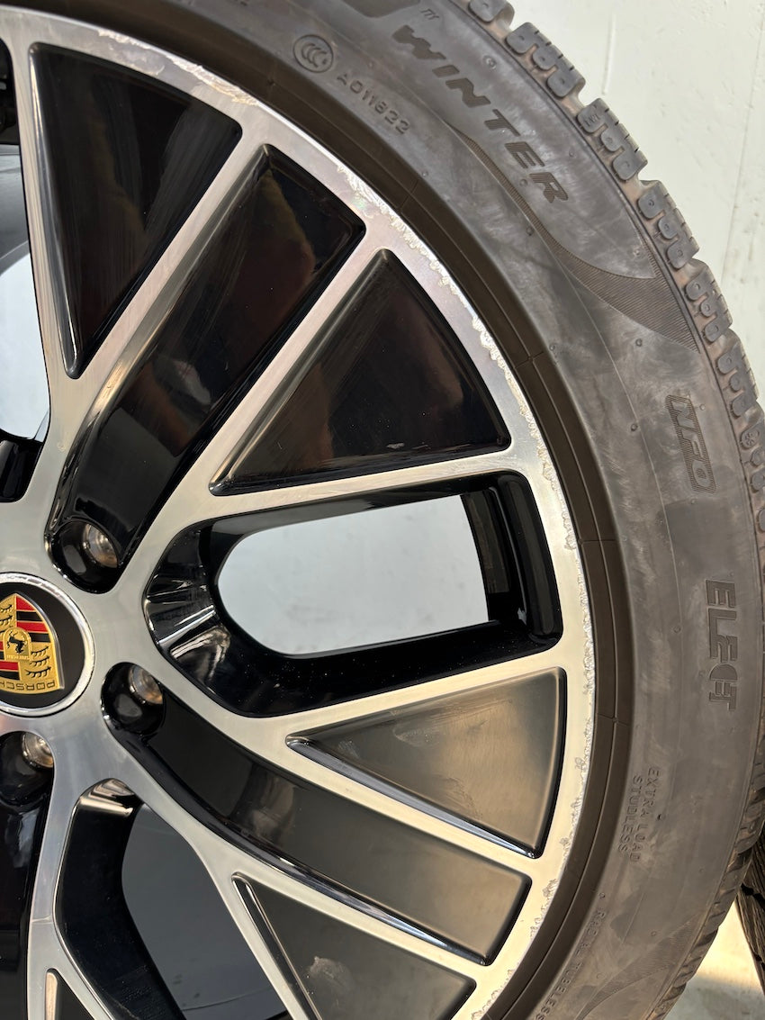 Porsche Taycan J1 20 Zoll TURBO AERO Winterräder Pirelli DOT 2022