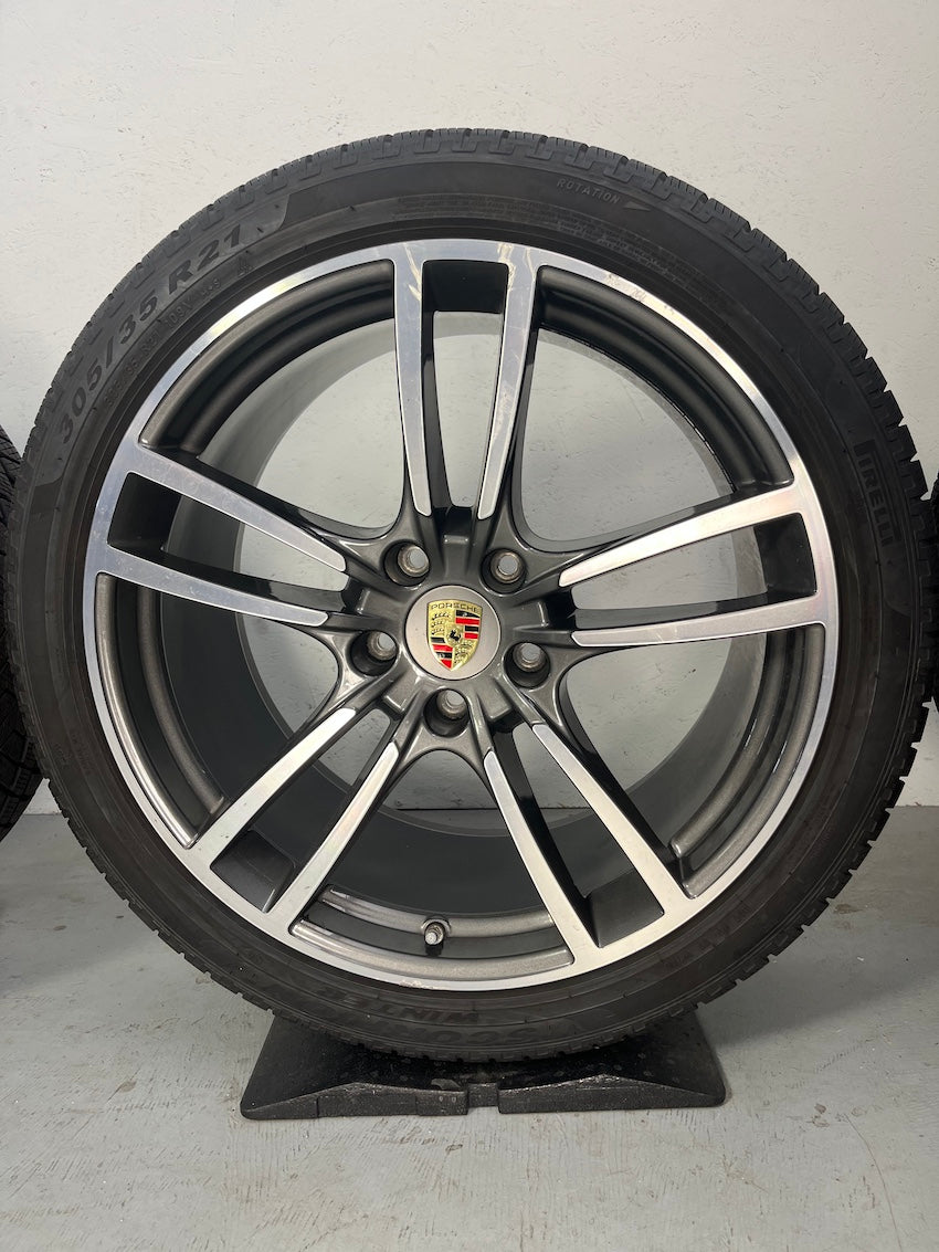 Porsche Cayenne E3 I 21 Zoll TURBO Winter Räder Pirelli 7mm DOT2022