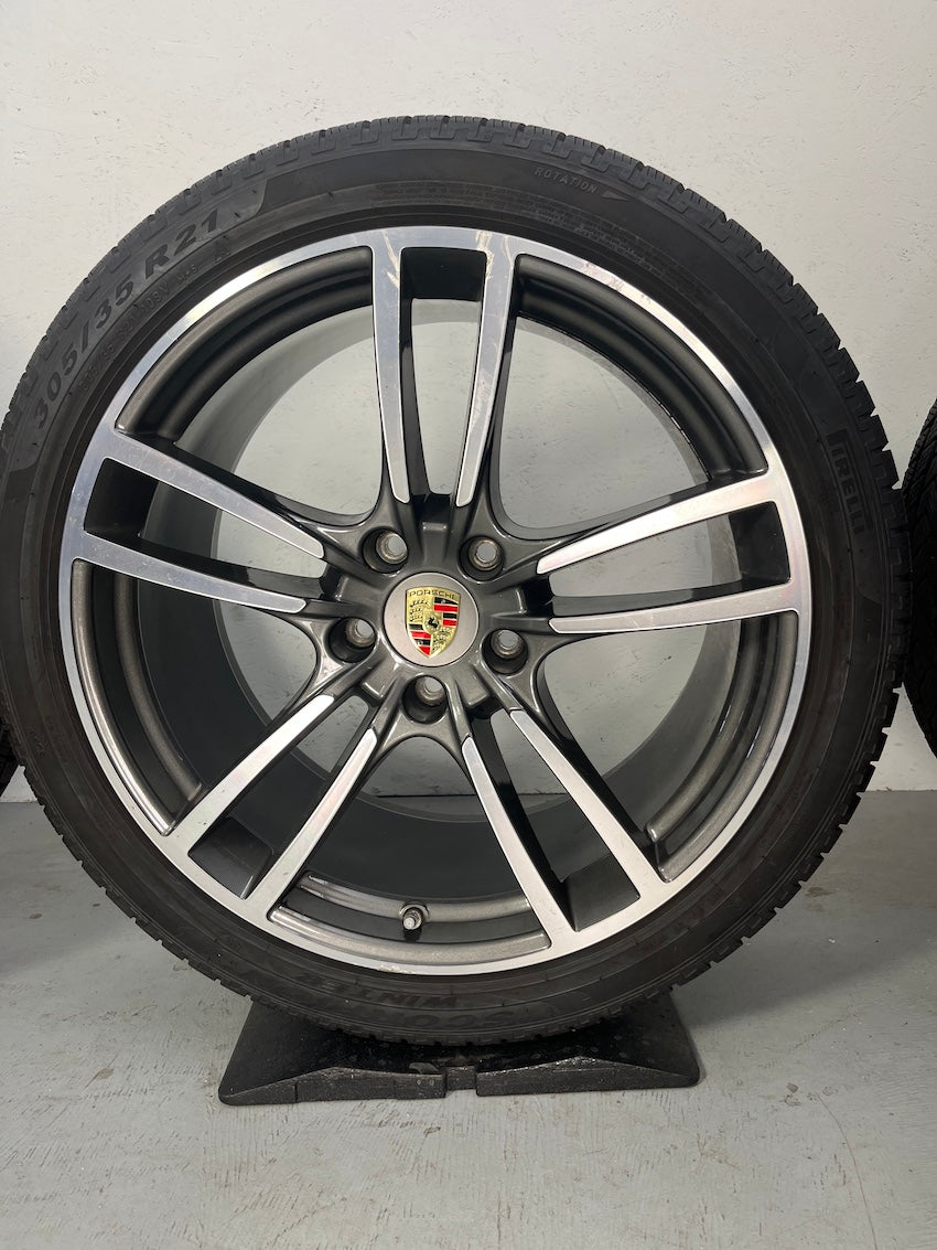 Porsche Cayenne E3 I 21 Zoll TURBO Winter Räder Pirelli 7mm DOT2022