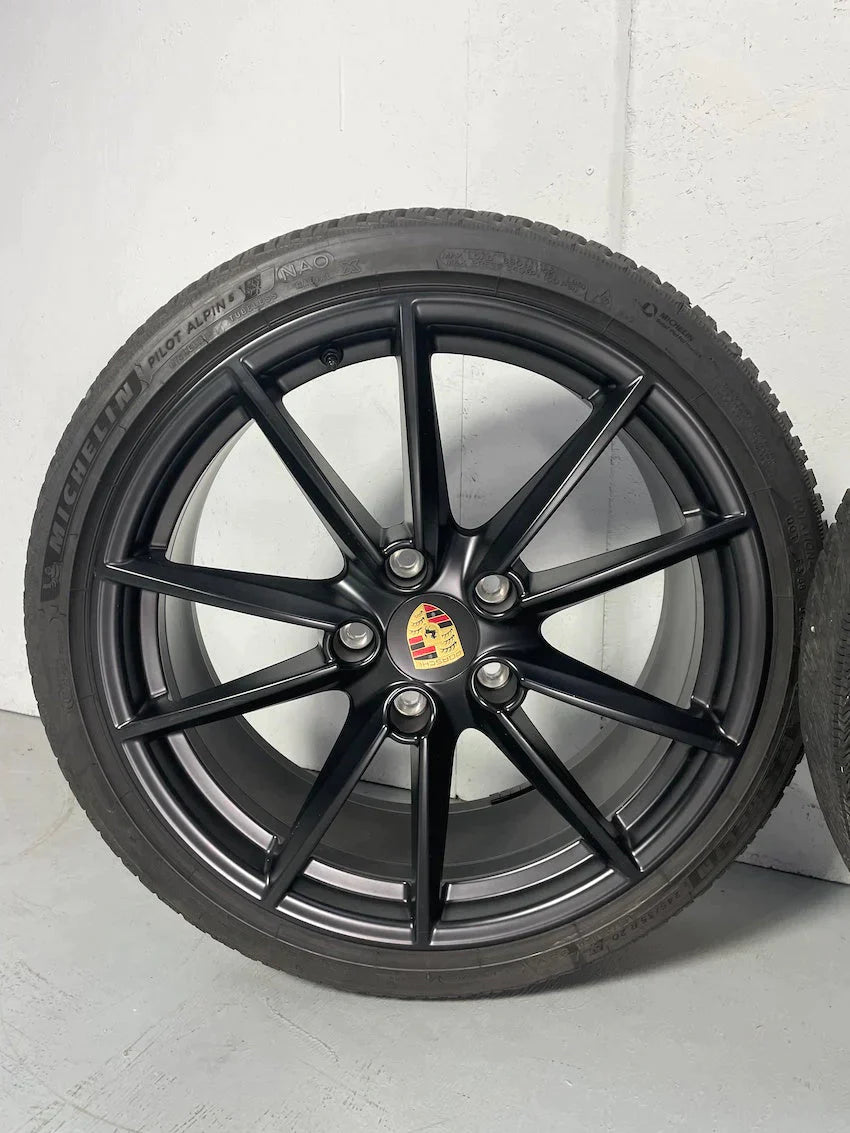 Porsche 992 20 21 Zoll Carrera S Winter Räder Michelin 7mm mattschwarz