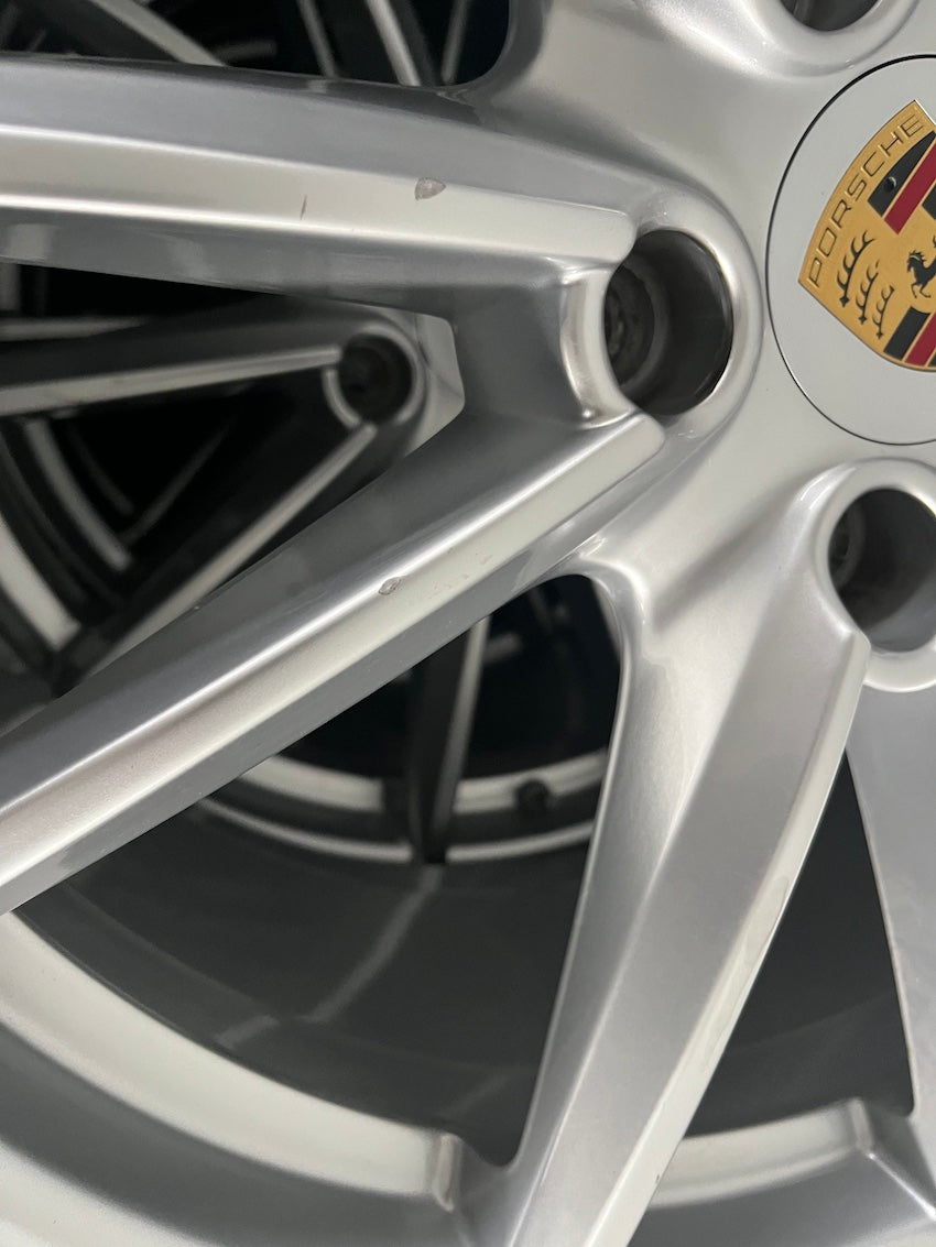 Porsche 992.1 20 21 Zoll Carrera S Winter Räder Continental TOP