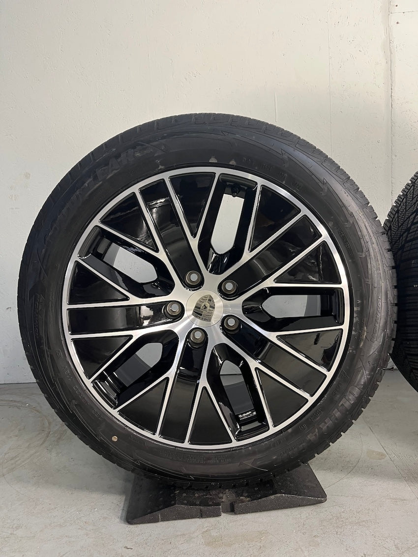 Porsche Macan IV S Electric 20 Zoll Winter Räder Goodyear -15% DOT2025