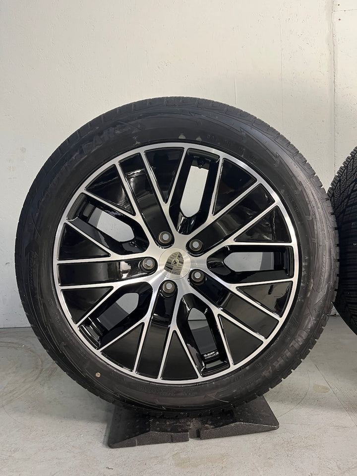 Porsche Macan IV S Electric 20 Zoll Winter Räder Goodyear -15% DOT2025
