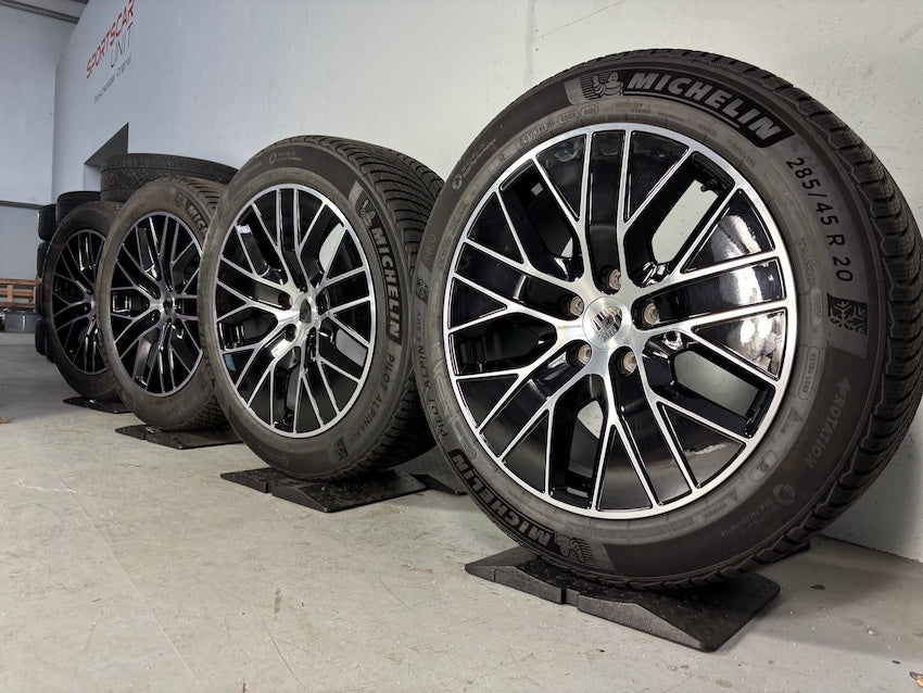 Porsche Macan IV Electric 20 Zoll Macan S Winter Räder Michelin -17% vom LP