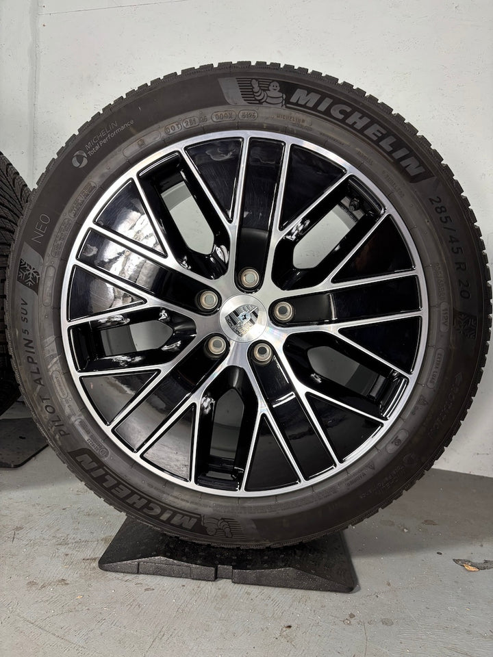 Porsche Macan IV Electric 20 Zoll Macan S Winter Räder Michelin -17% vom LP