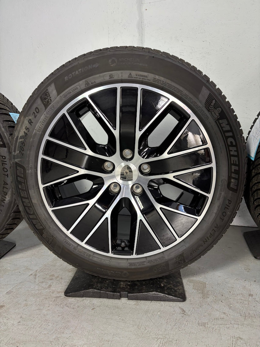 Porsche Macan IV Electric 20 Zoll Macan S Winter Räder Michelin -17% vom LP