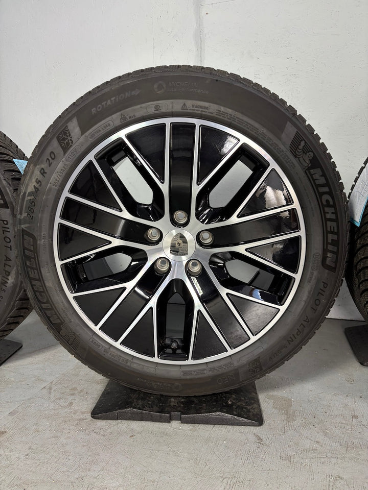 Porsche Macan IV Electric 20 Zoll Macan S Winter Räder Michelin -17% vom LP