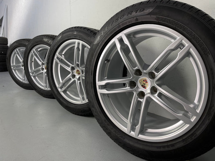 Porsche Macan III 19 Zoll Winter Räder Pirelli DOT2023 7mm