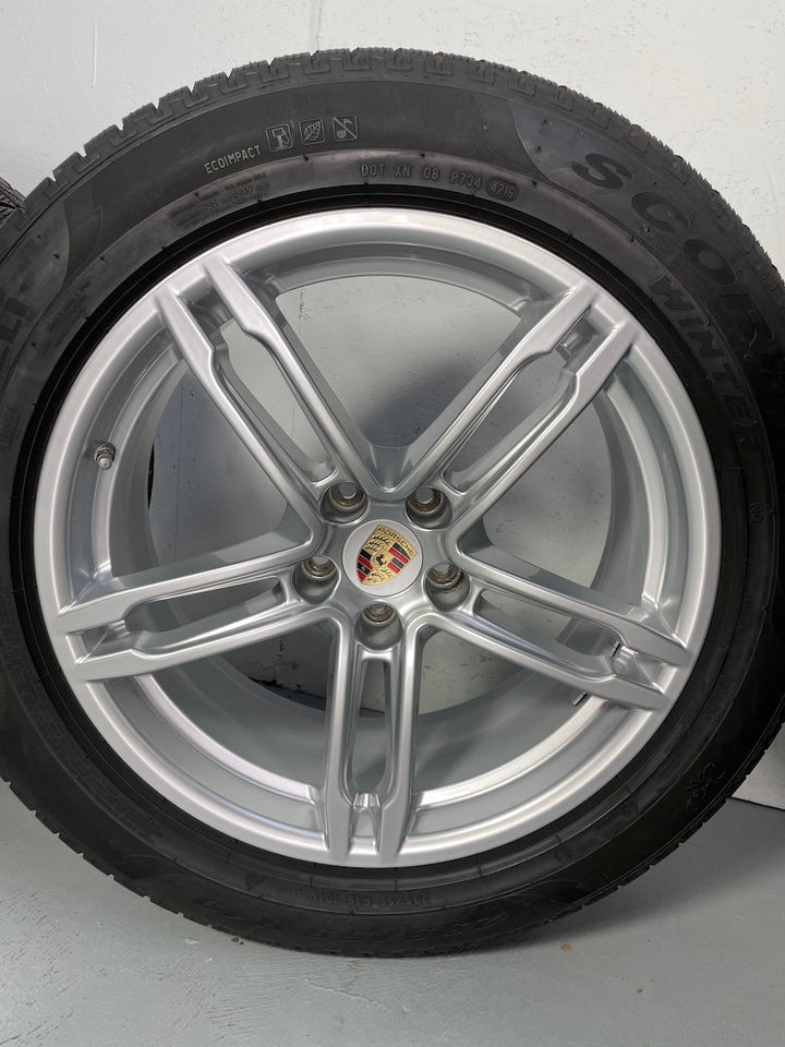 Porsche Macan III 19 Zoll Winter Räder Pirelli DOT2023 7mm