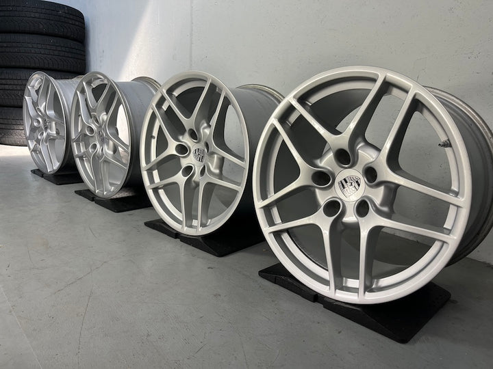 Porsche 997 19 Zoll Carrera S II Felgen C4 4S ORIGINALLACK ALLRAD