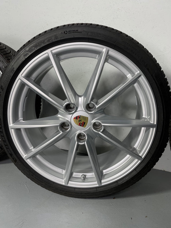 Porsche 992.1 20 21 Zoll Carrera S Winter Räder Continental TOP