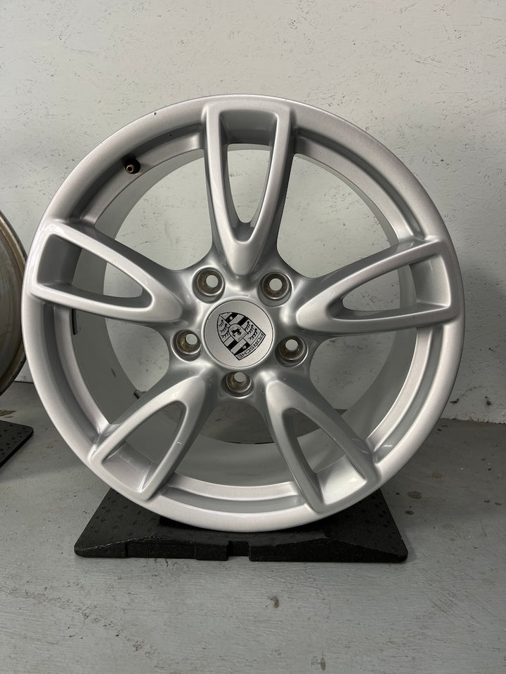 Porsche 997.2 18 Zoll Carrera IV Heckantrieb Felgen C2 S