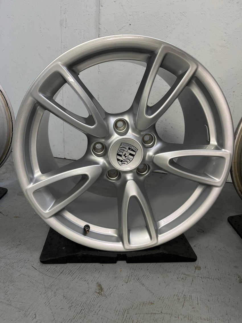 Porsche 997.2 18 Zoll Carrera IV Heckantrieb Felgen C2 S
