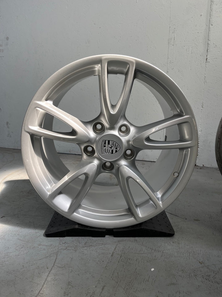 Porsche 997.2 18 Zoll Carrera IV Heckantrieb Felgen C2 S