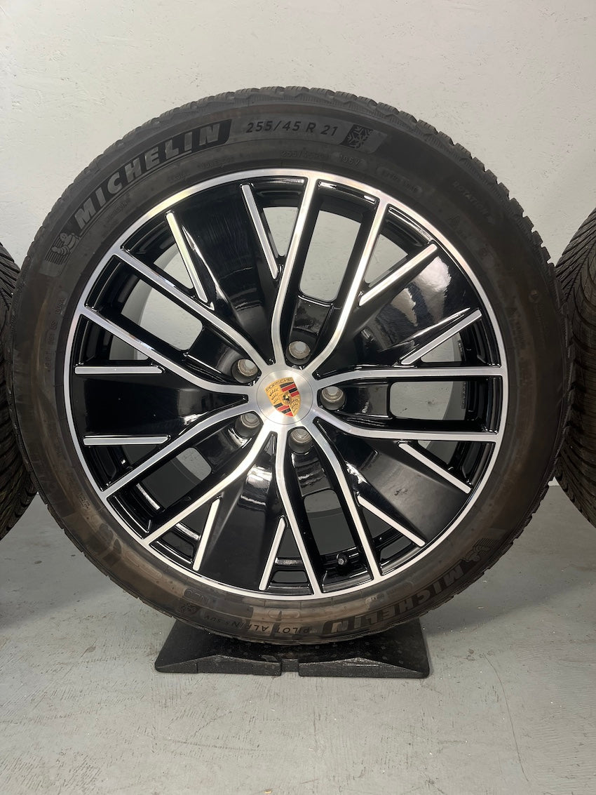 Porsche Macan IV Electric 21 Zoll Macan Design Winter Räder NUR 1200Km -20%