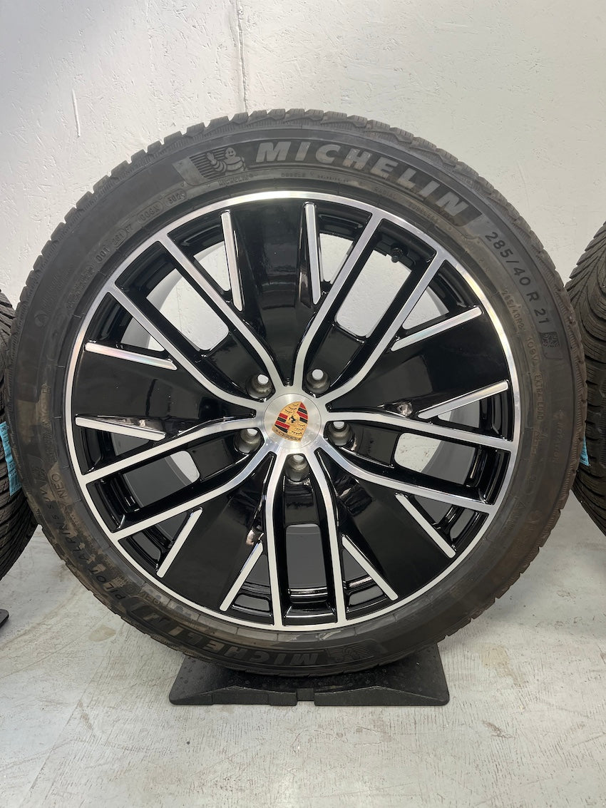 Porsche Macan IV Electric 21 Zoll Macan Design Winter Räder NUR 1200Km -20%