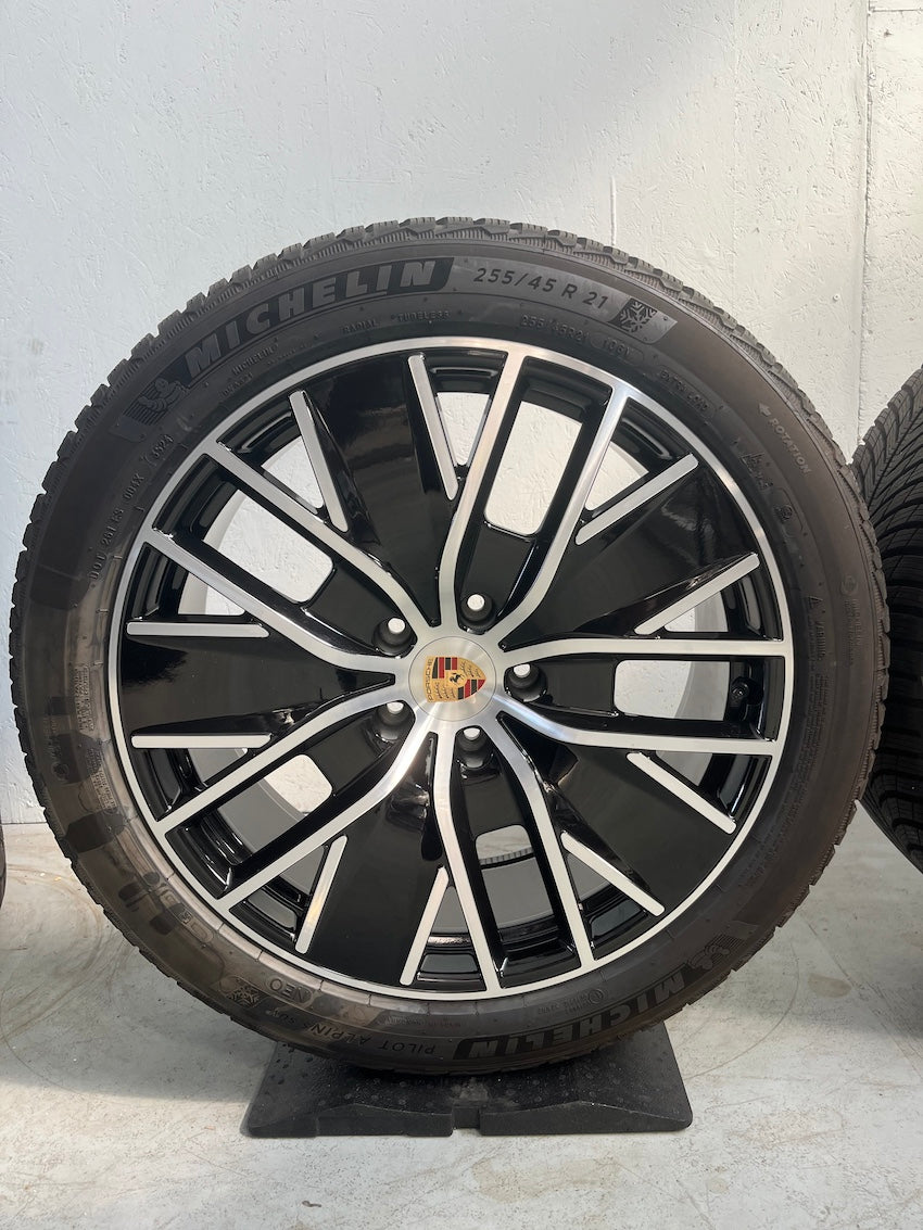 Porsche Macan IV Electric 21 Zoll Macan Design Winter Räder NUR 1200Km -20%