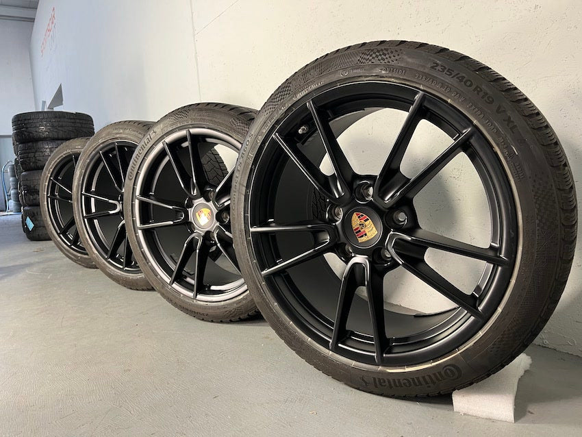 Porsche 992 19/20 Zoll Carrera C2 S 4S C4 Winter Räder Conti mattschwarz