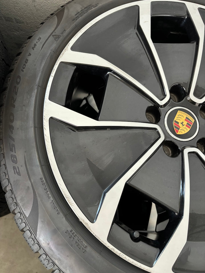 Porsche Taycan J1 20 Zoll Cross Aero Winterräder Pirelli 6mm
