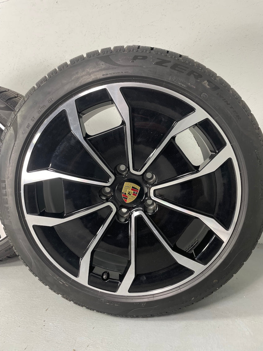 Porsche Taycan 20 Zoll TURBO AERO DESIGN Winter Räder DOT2021 Pirelli 7mm