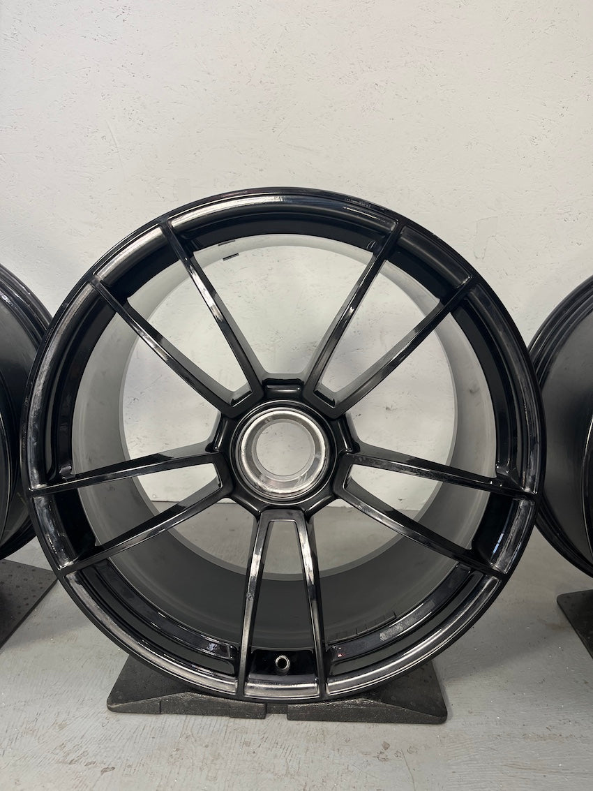 Porsche 992.1 20 21 Zoll Turbo S Sport 4 Felgen INDIVIDUAL QO1 schwarz hochglanz