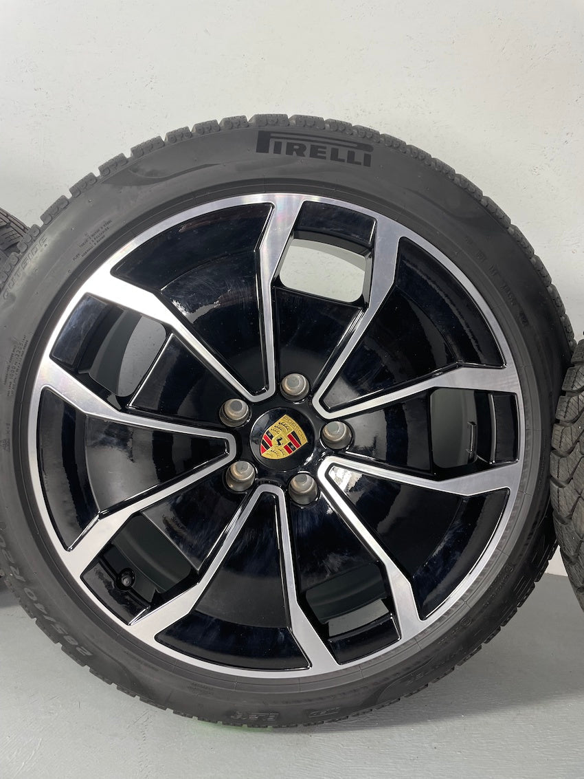 Porsche Taycan 20 Zoll TURBO AERO DESIGN Winter Räder DOT2021 Pirelli 7mm