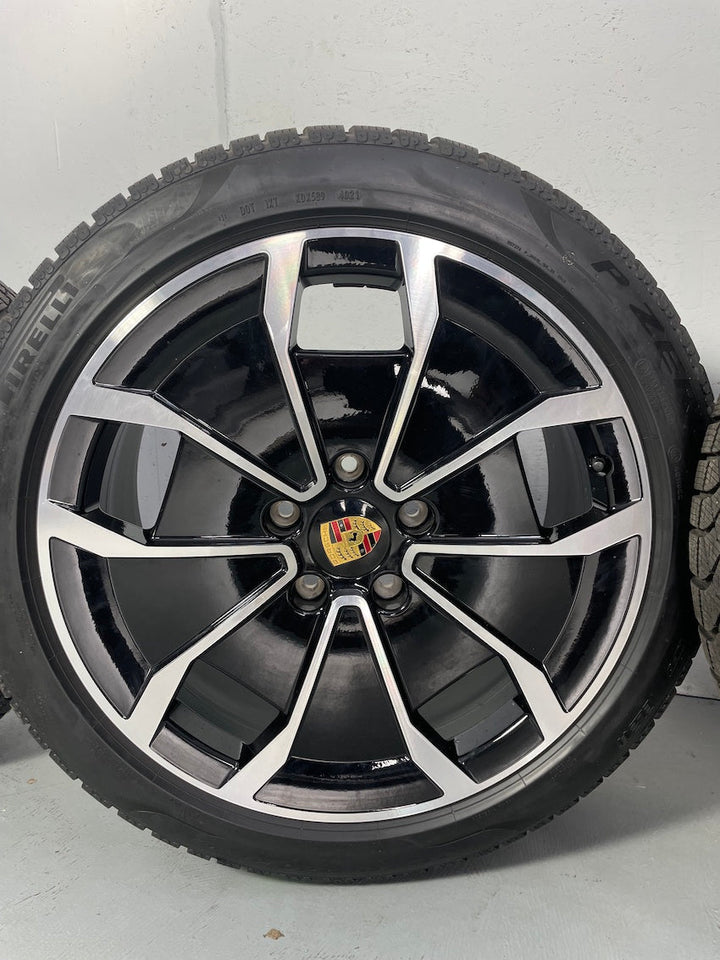 Porsche Taycan 20 Zoll TURBO AERO DESIGN Winter Räder DOT2021 Pirelli 7mm