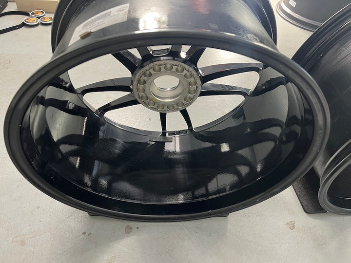 Porsche 992.1 20 21 Zoll Turbo S Sport 4 Felgen INDIVIDUAL QO1 schwarz hochglanz