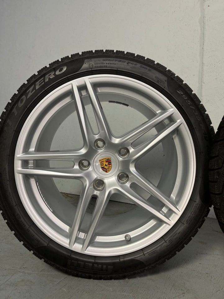 Porsche 991.2 19 Zoll Carrera Winter Räder S C2 Pirelli Heckantrieb