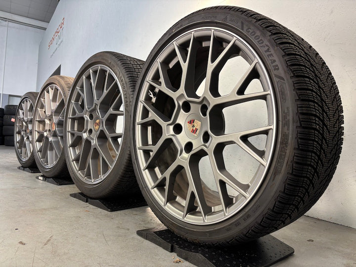 Porsche 992.2 RS SPYDER Winter Räder darksilver -27% UNTER LP Goodyear