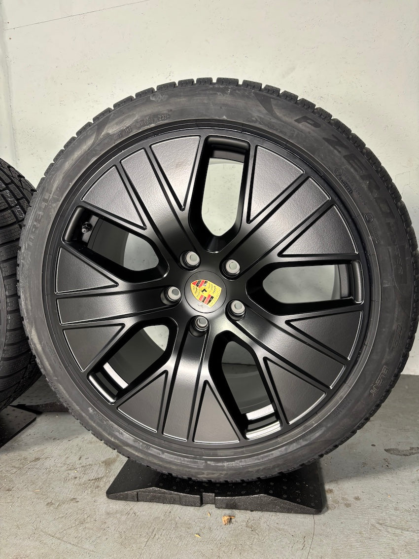 Porsche Taycan J1 II 20 Zoll TURBO AERO Winterräder Pirelli NEUREIFEN 2026