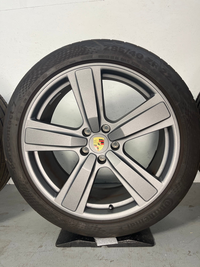 Porsche Cayenne Coupe E3 II 22 Zoll Exclusive Design Sommer VESUVGRAU