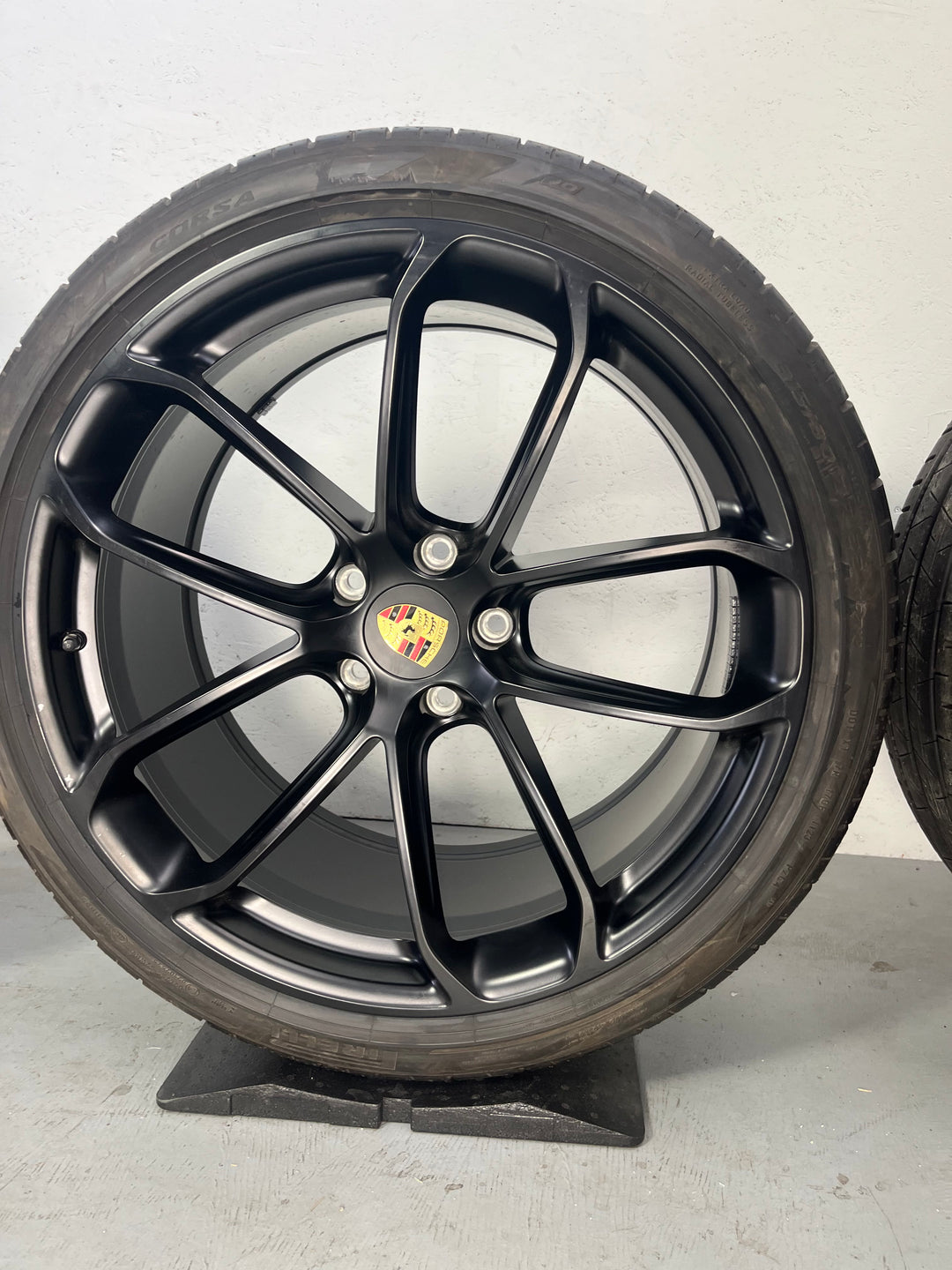 Porsche Cayenne E3 Coupé 9Y0 22" GT Sommerräder SCHWARZ wie neu Pirelli