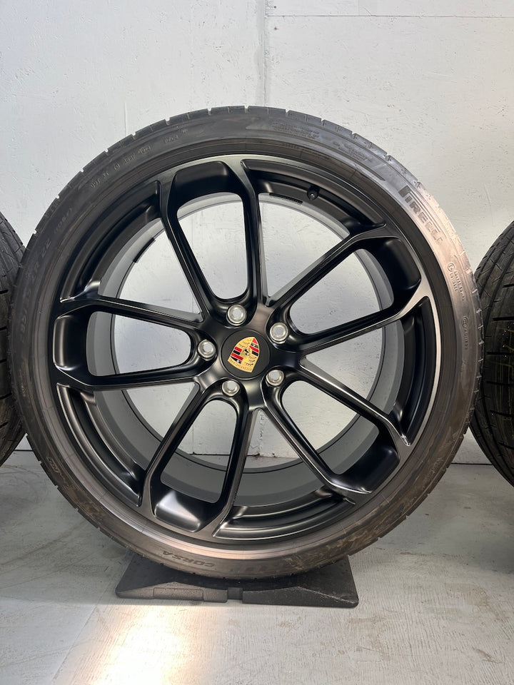 Porsche Cayenne E3 Coupé 9Y0 22" GT Sommerräder SCHWARZ wie neu Pirelli