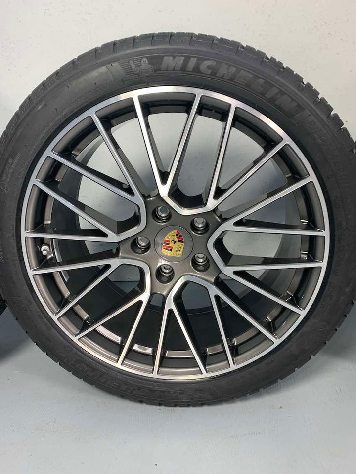 Porsche Cayenne COUPE E3 21 Zoll RS Spyder Winter Räder Michelin DOT2020