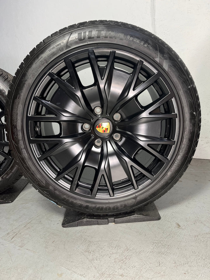 Porsche Taycan 20 Zoll TURBO S AERO FELGEN NEU J1 + J1 II